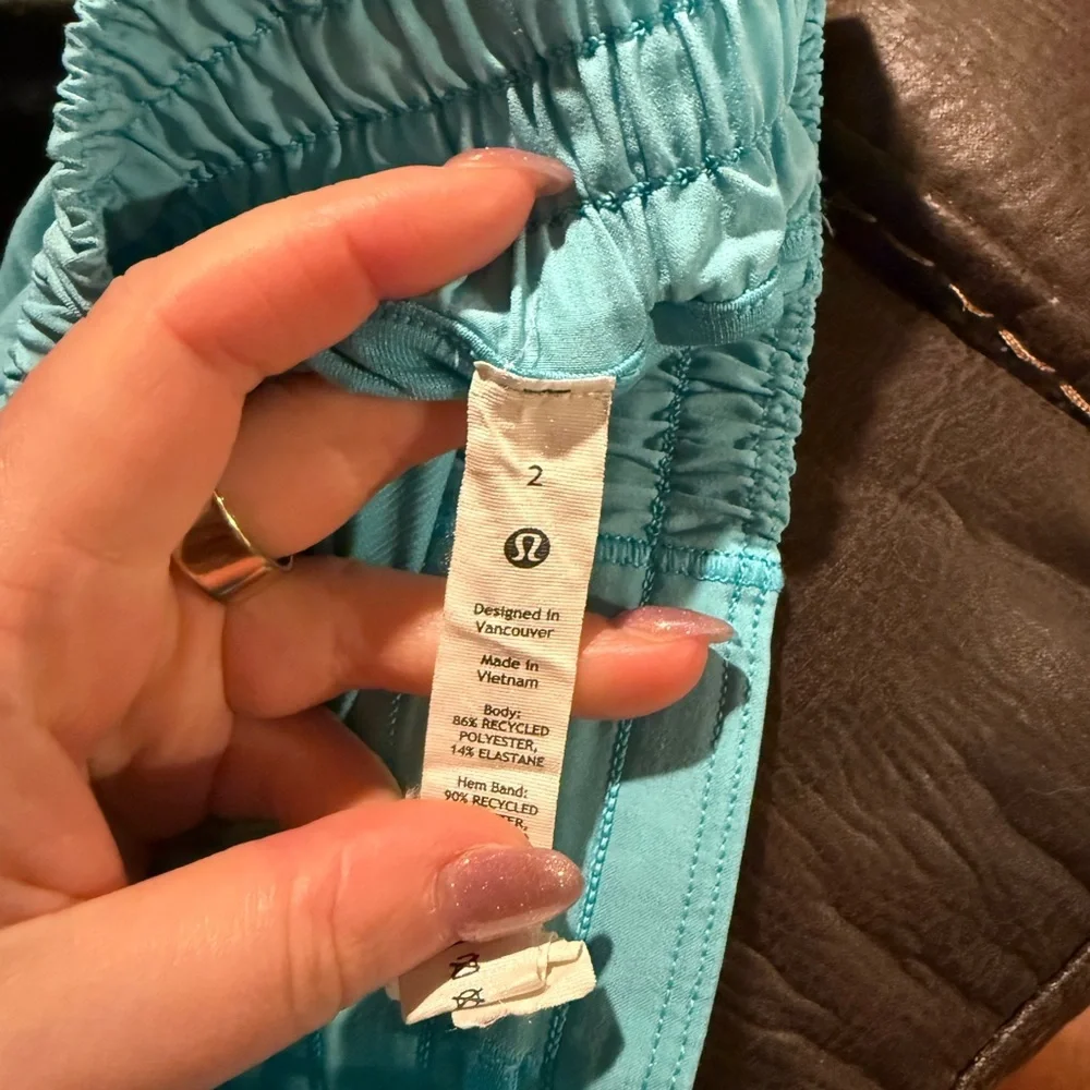 Lululemon hotty hot shorts - Picture 5 of 5